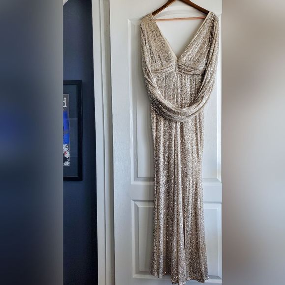 Plunging Neck V Back Sequin Gown - Picture 12 of 16